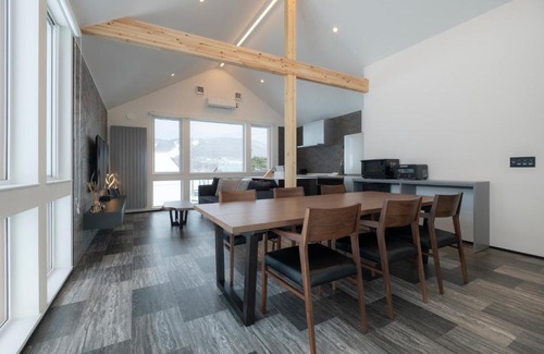 Asahikawa Villa | HIGASHIKAWA Villa 雪華