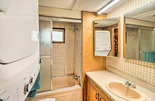 Higden House | Higden Hideaway on Lake: Pets & ATVs Allowed!