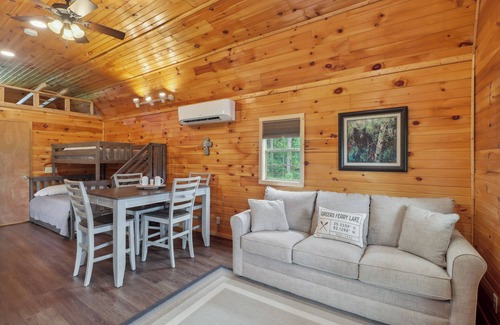 Greers Ferry Apartment | Higden Hideaway w/ Fire Pit Near Greers Ferry Lake