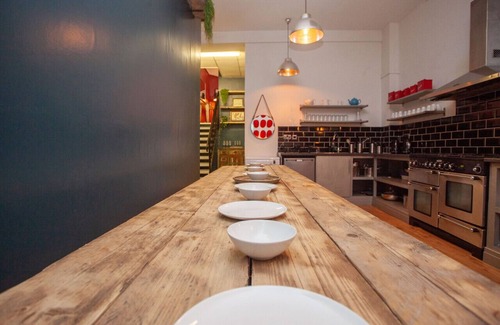 Butetown House | higgihaus 107 Sleeps up to 22 Hens Stags