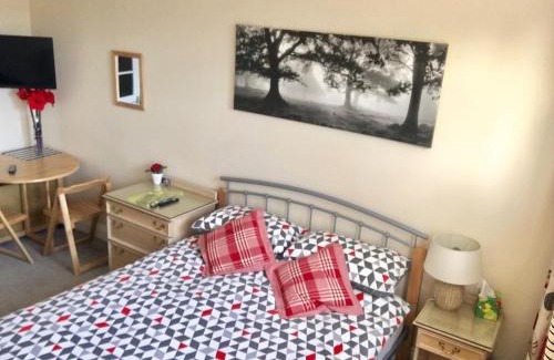 Sevenoaks Apartment | High Banks studio