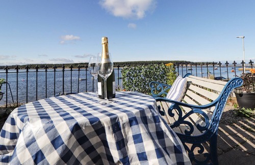 Findhorn Cottage | HIGH BEACH, family friendly, character holiday cottage in Findhorn