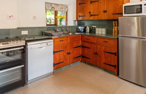 Hartsop Cottage | High Beckside - Traditional Lakeland Cottage near Ullswater. Sleeps up to 7 guests