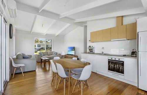 Lake Tyers Beach Apartment | High C's - Lake Tyers Beach