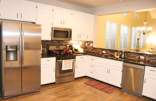 Elk Grove Villa | High Ceiling & Amazing backyard & family Kids friendly