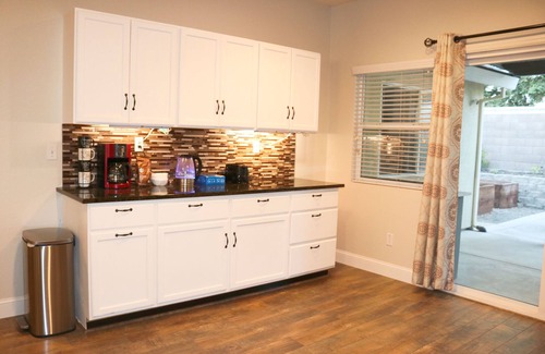 Elk Grove Villa | High Ceiling & Amazing backyard & family Kids friendly
