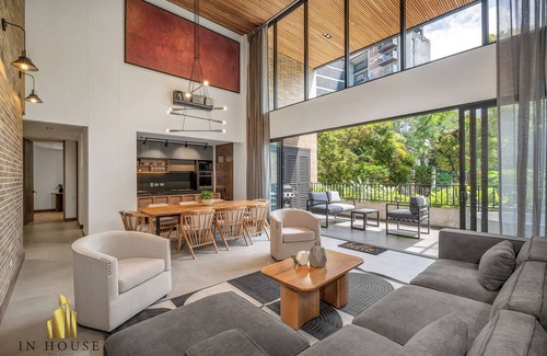 Patio Bonito Apartment | High ceilings & modern apt/BBQ - Morph 201