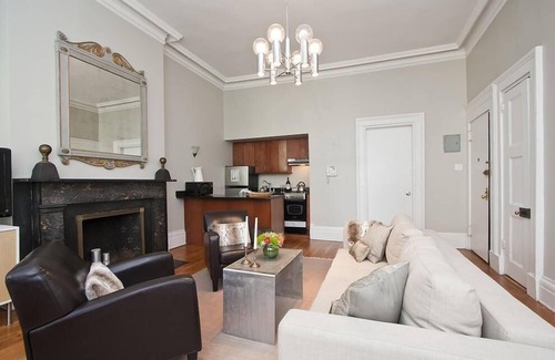Greenwich Village Apartment | High Ceilings, Washer and Drier and lots of Light in unit