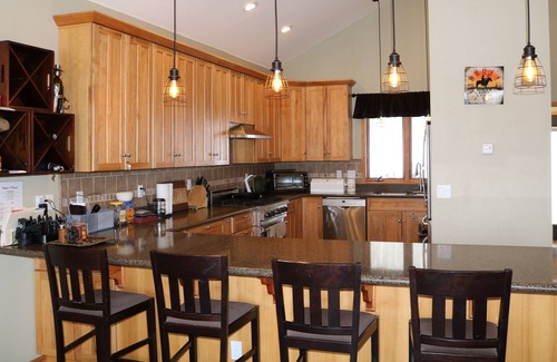Kremmling House | High Country Secluded Off-Grid Lodge/Ranch