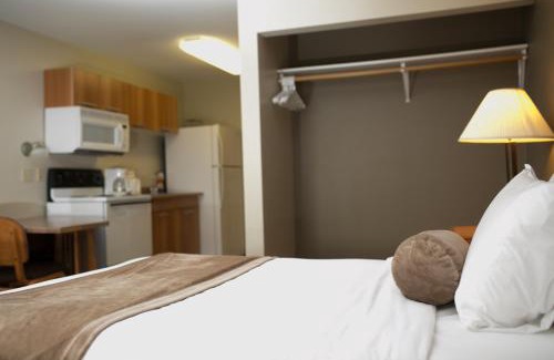 Pinedale Hotel | High Country Suites