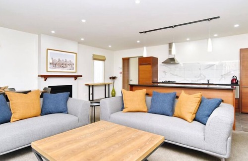 Windwhistle Apartment | High Country Villa 250-Luxury Villa in Terrace Downs
