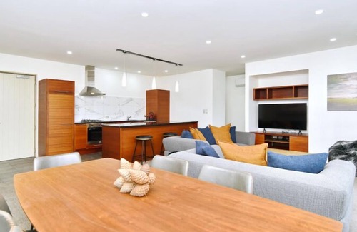 Windwhistle Apartment | High Country Villa 250-Luxury Villa in Terrace Downs