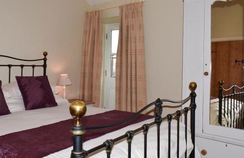Richmond House | High Dalton Hall Cottage