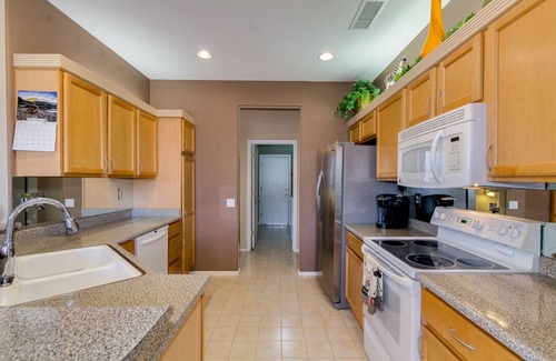 Desert Breeze House | High Demand UPSCALE Sun City GRAND Adult 45+ Community-REDUCED SUMMER RATE
