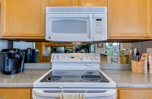 Desert Breeze House | High Demand UPSCALE Sun City GRAND Adult 45+ Community-REDUCED SUMMER RATE