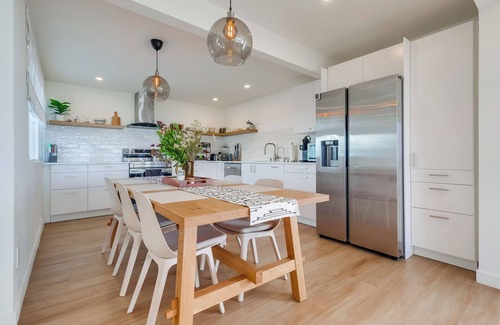 Llano House | High Desert Scenic Getaway! Hot Tub, BBQ, Fire Pit - 80 mins from LA