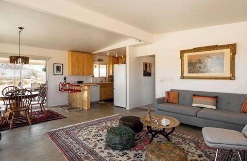 Landers Cabin | HIGH DESERT VISTAS 1960 HOMESTEAD CABIN ON 5 ACRES