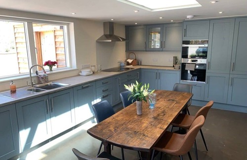 Aller House | High End 3 bed barn conversion