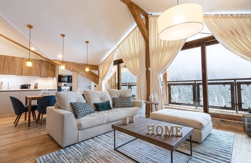 Courchevel Apartment | High-end apartment in Courchevel 1650 with garage, balcony, and WiFi