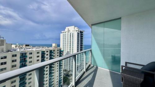 Hollywood South Central Beach Apartment | High-End Apartment in a Luxury Resort with Gorgeous Amenities