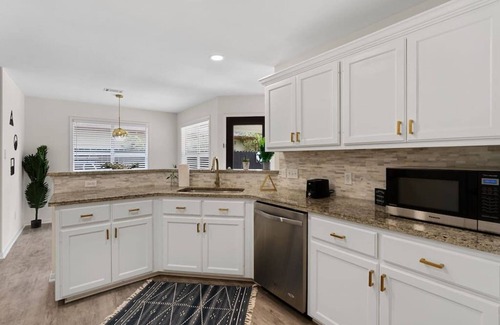 South Creek House | High End Design Home with Pool & Hot Tub Gameroom