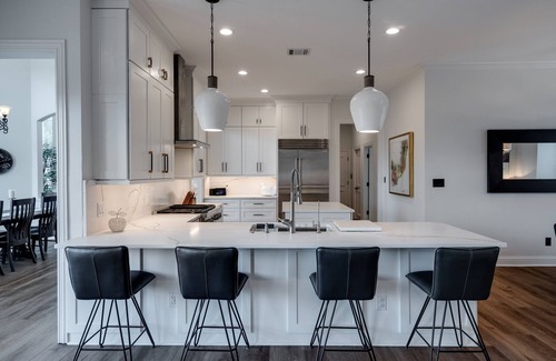 Colleyville House | High-end Home Away From Home in Colleyville,