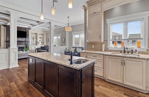 Terra Nova House | High-end Home with Great Features in Southlands