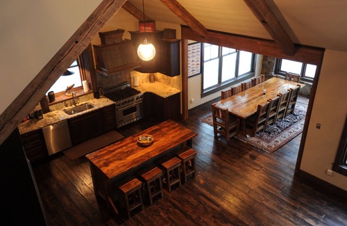 Cascade Cabin | High End Lodging for Medium to Large Groups in the Canyon of the Missouri River!
