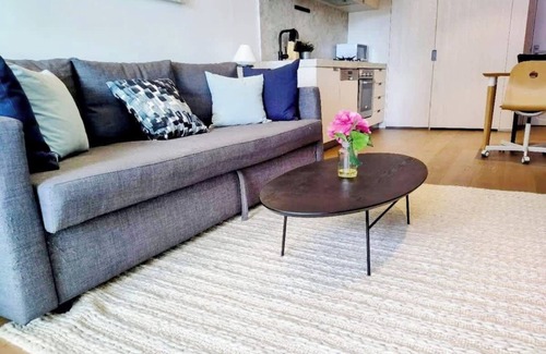 North Melbourne Apartment | High-End North Melbourne Retreat - CBD LIfestyle!