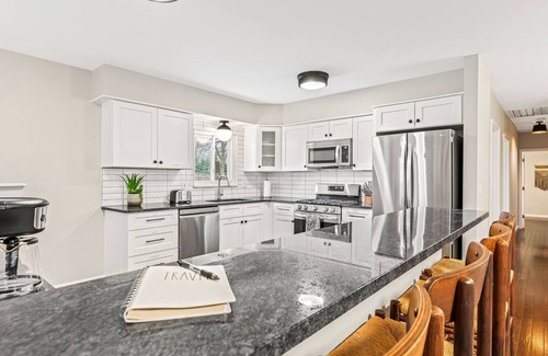 Taylor House | High End Ranch - 3 Bed 2 Bath - Taylor