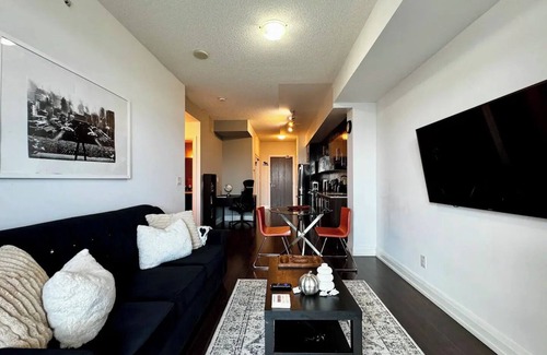 Thornhill Condo | High Floor Beautiful View Condo in Thornhill