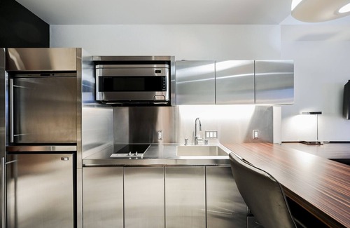 Las Vegas Apartment | High Floor Studio Strip View | at Palms Place
