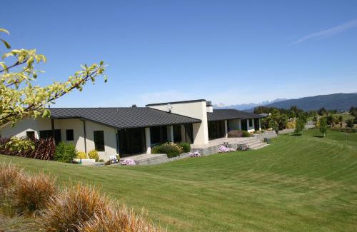 Te Anau Cabin | High Leys Lodge