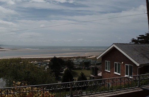 Aberdovey House | High Mead - Detached Family House In A Quiet Location With Spectacular Views