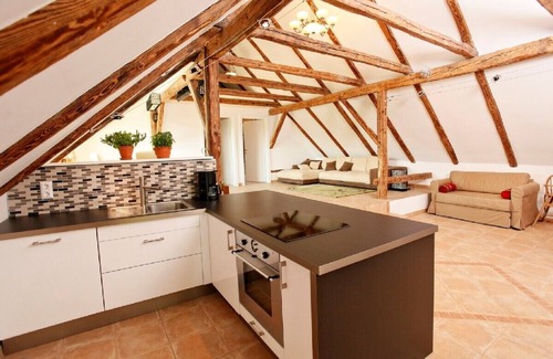 Villach House | High modern bondet with antique, 200 meter to the lake, 10 Minutes to skicourse