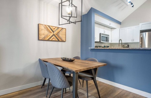 East Kootenay Condo | High Noon | Top Floor | Pool | Hot Tub | Gym