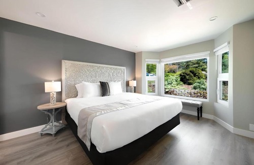 Riverview House | High Point Guesthouse - Next to Seattle Chinese Garden