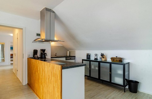 Meersburg Condo | High quality apartment with balcony and stunning lake and Alpine views