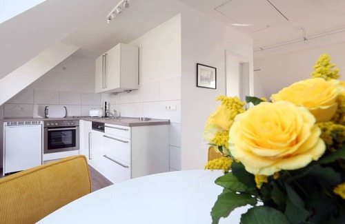 Solingen Apartment | High quality furnished holiday-/exhibition apartment with a view in Solingen-Gräfrath