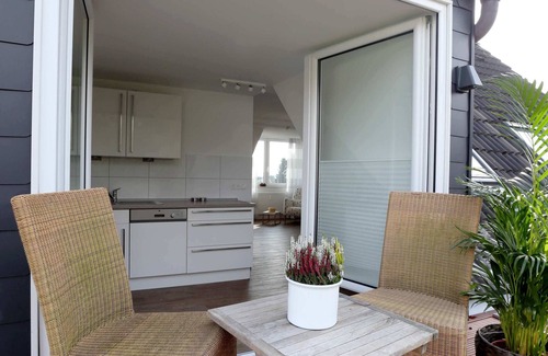Solingen Apartment | High quality furnished holiday-/exhibition apartment with a view in Solingen-Gräfrath