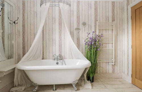Hayton Cottage | HIGH RIGG GARDEN COTTAGE, family friendly in Brampton, Cumbria