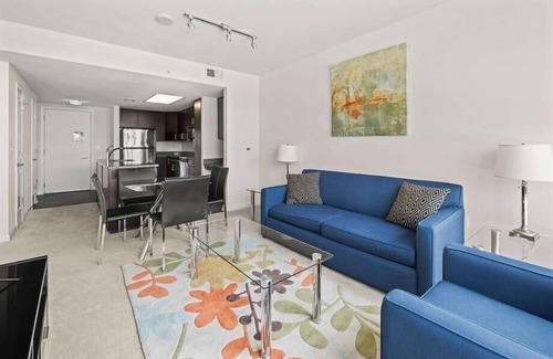 Aurora Highlands Apartment | High-Rise 1BR in National Landing | Rooftop, Spa, Metro