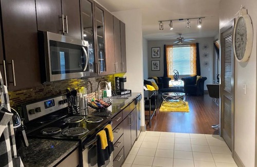 MacGregor Condo | High Rise Condo/Apartment in the Medical Center Area