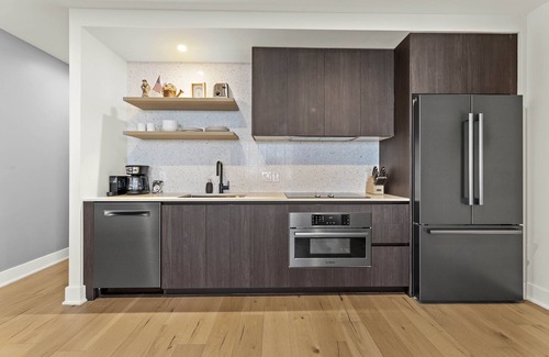 Rainey Street Historic District Condo | High Rise in the heart of ATX