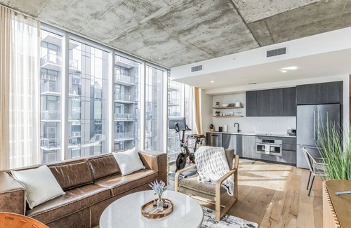 Rainey Street Historic District Condo | High Rise Luxury Condo with Lake & City Views
