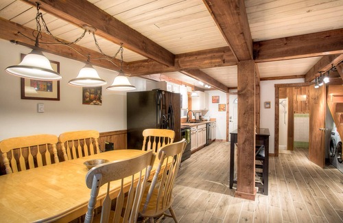 Gold Bar House | High River Haven: Cozy pet friendly riverfront cottage, a perfect couples retreat!