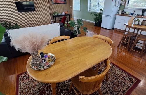 Atherton Apartment | High Set 1 bedroom apartment with views central Atherton