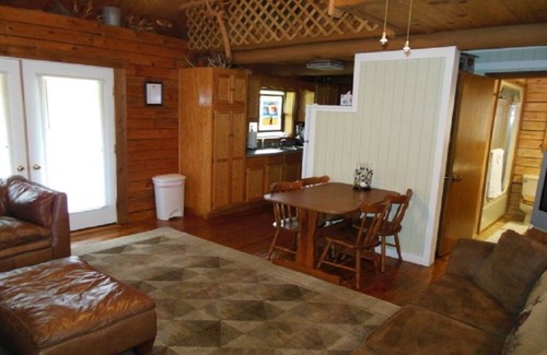 Mount Ida Cabin | High Shoals Cabins, Cabin 4. Two miles from Lake Ouachita access