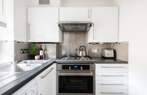 Churchill Apartment | High Spec Studio Westminster, Pimlico *Fantastic Central Location*