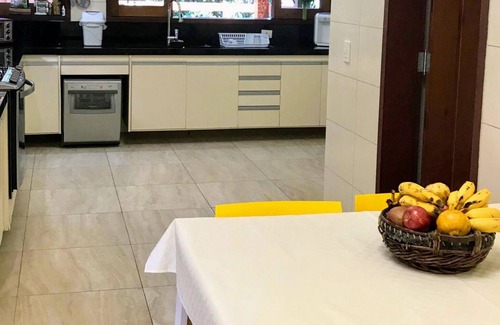 Pedra Verde House | High standard house, a few steps from Domingas Dias beach in a gated community.